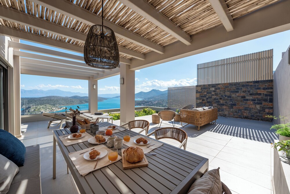 Notiko villas