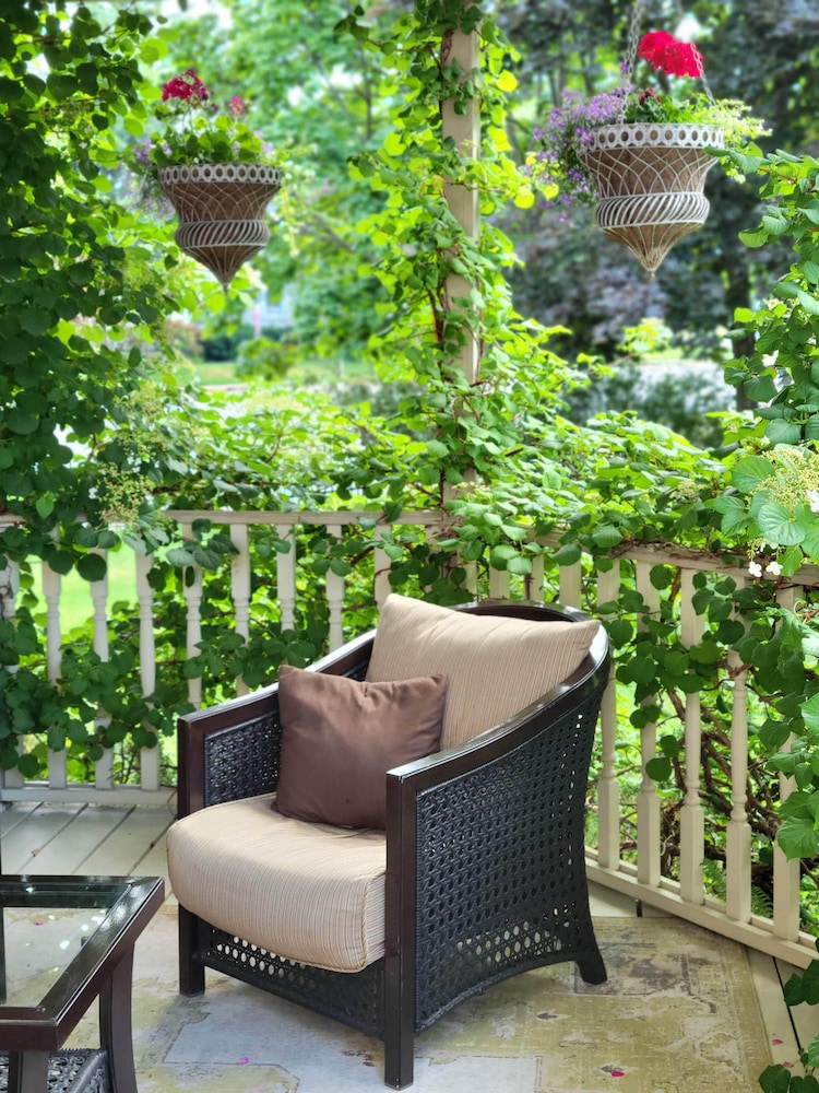 The Lamplighter Bed & Breakfast of Ludington