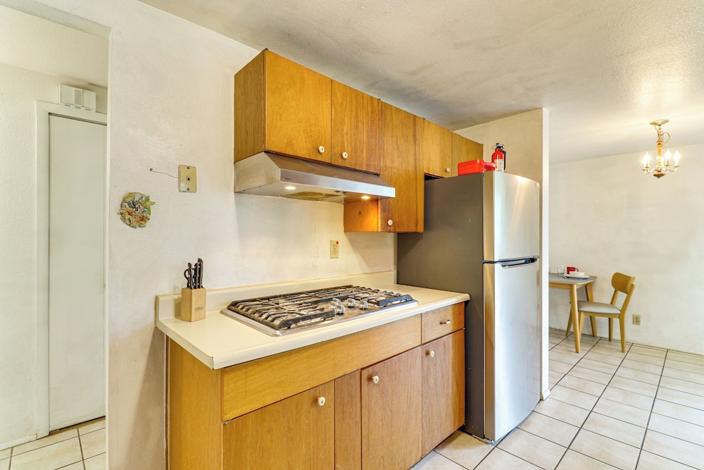 Pets Welcome: Hot Tub Haven in Albuquerque!
