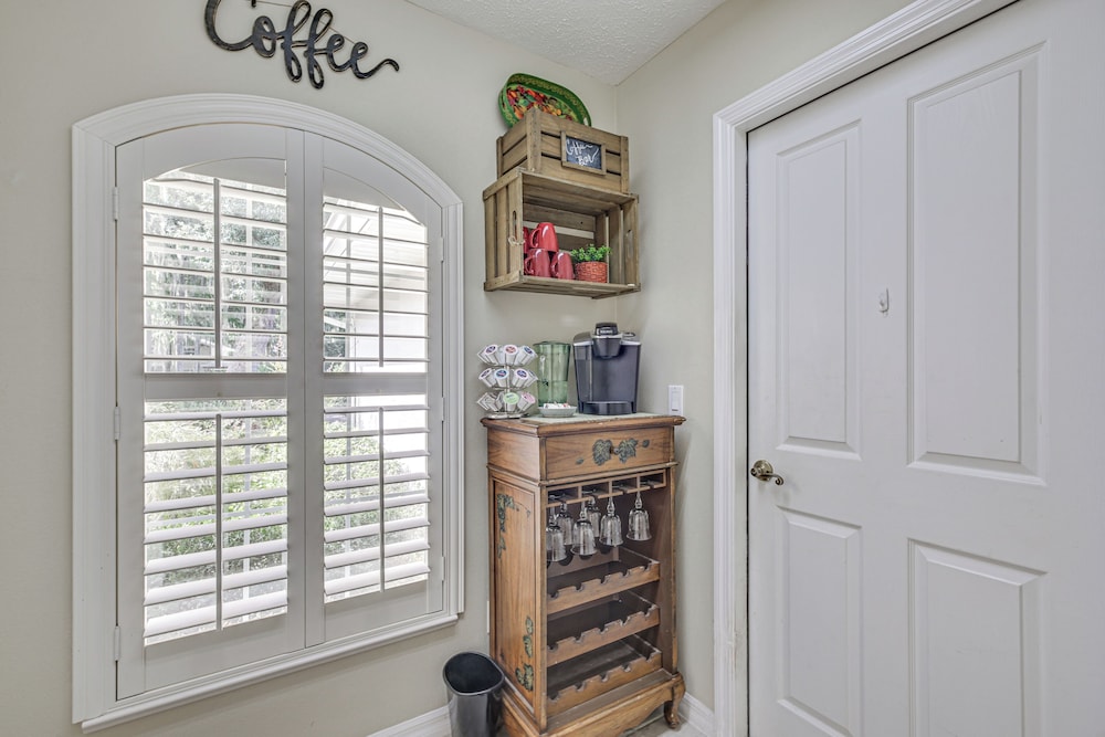 Dog-friendly Home, Lake Henderson Across Street!