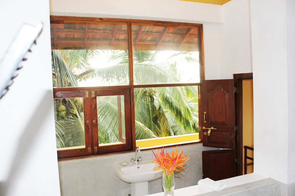 Peacock Point - Whole Villa 2 Bedroom (Sleeps 4) view 3