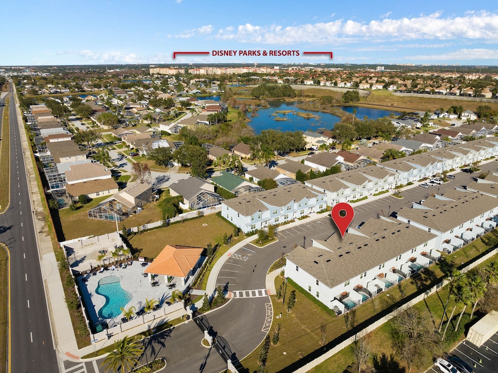 Super Close- Disney s Parks w Theme Rooms Pool