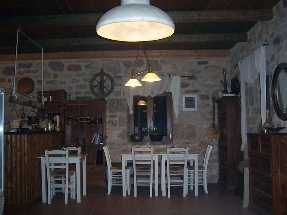 Akros Oreon Green Small Hotel view 3