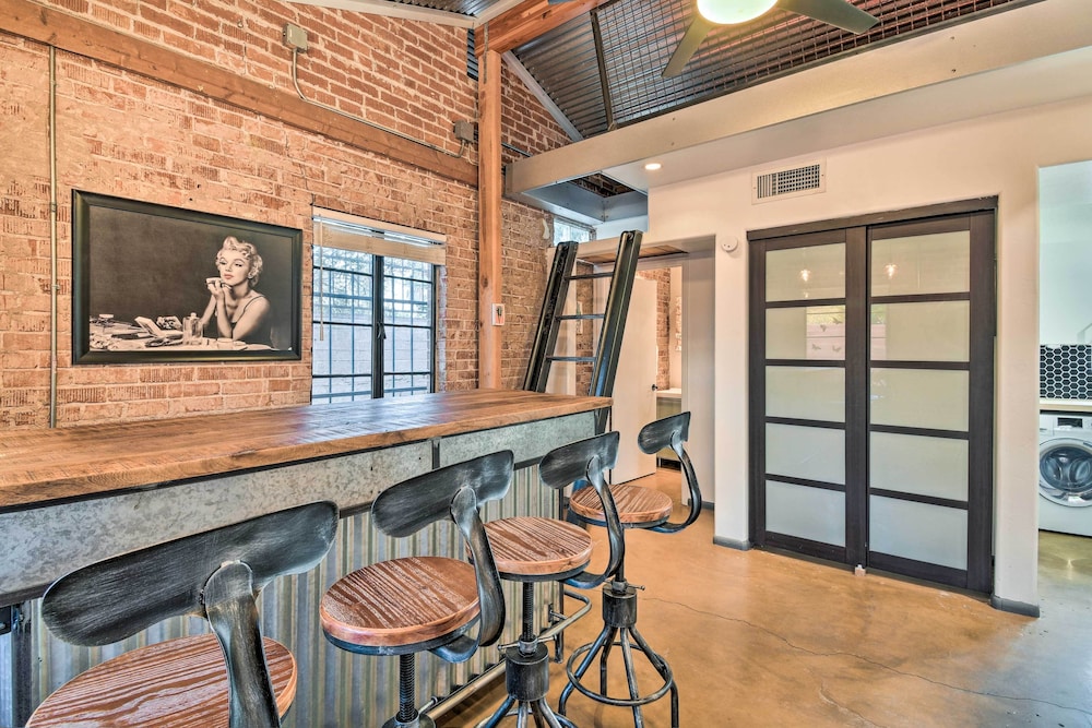 Phoenix Getaway w/ Patio, Near Roosevelt Row!