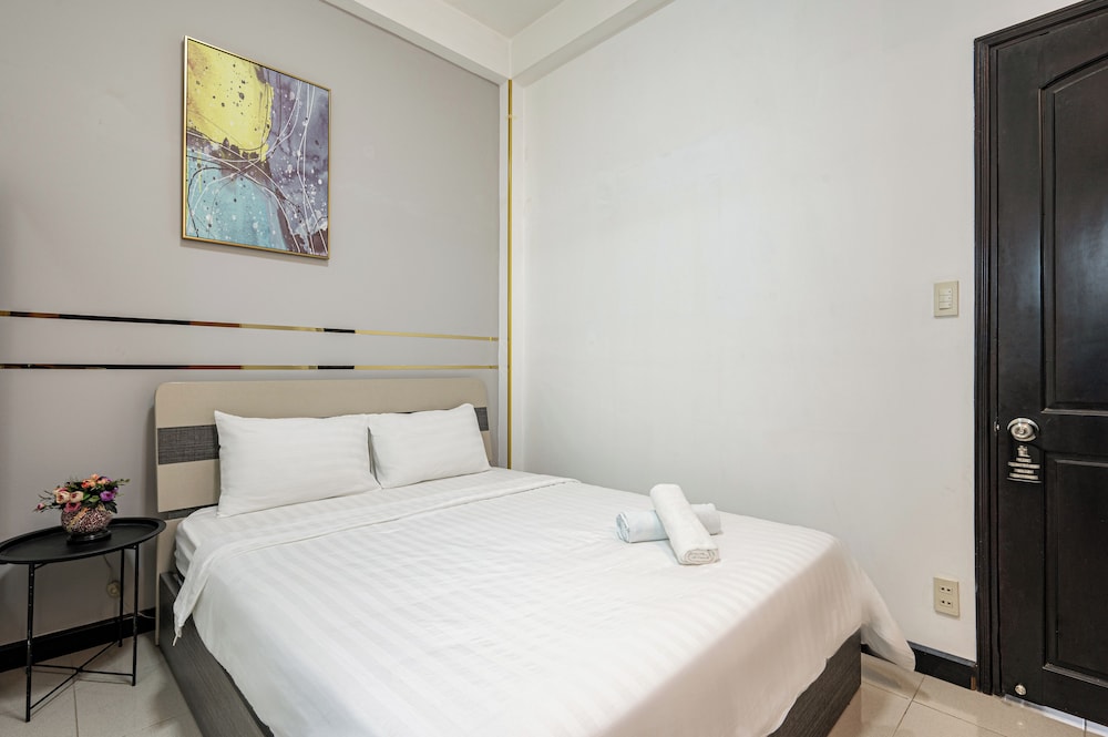 Saigon Central Group Stay