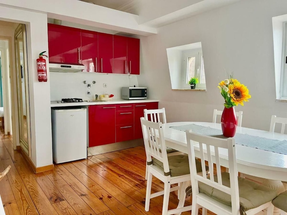Charming 2 Bedroom Apartment in City Centre Lisboa