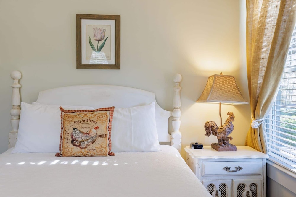 Chanticleer Inn Bed & Breakfast