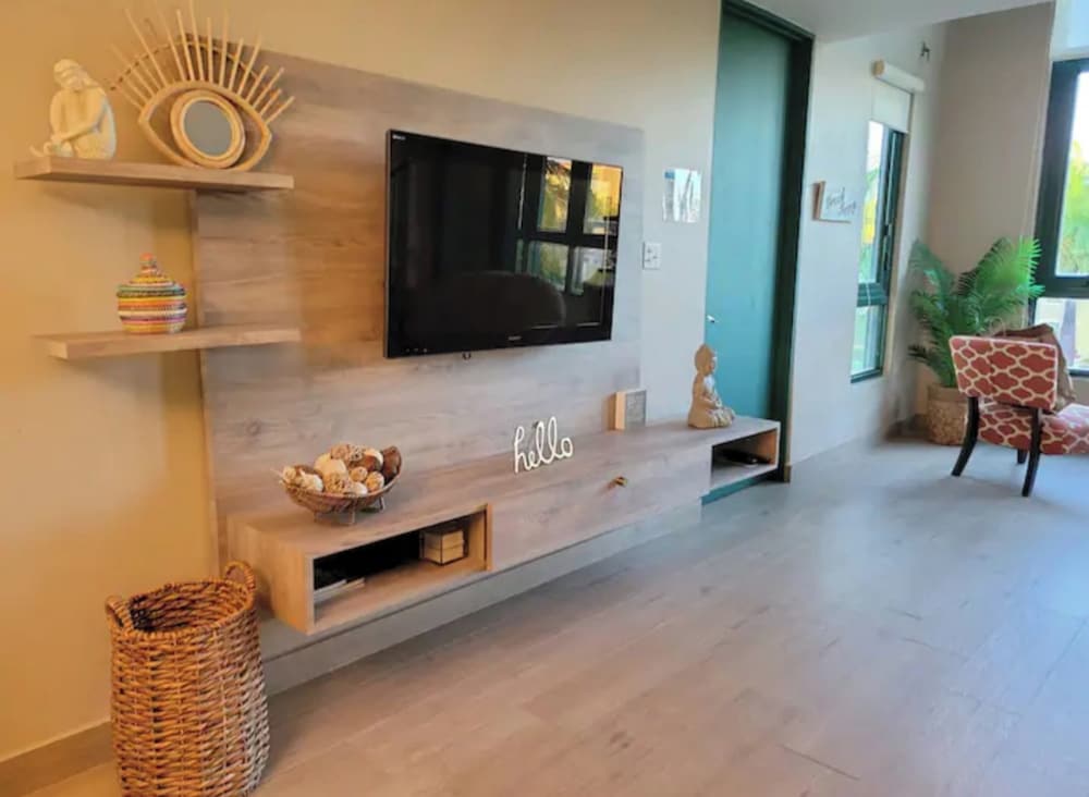 Beachside Adventure Suites - Property Image 36