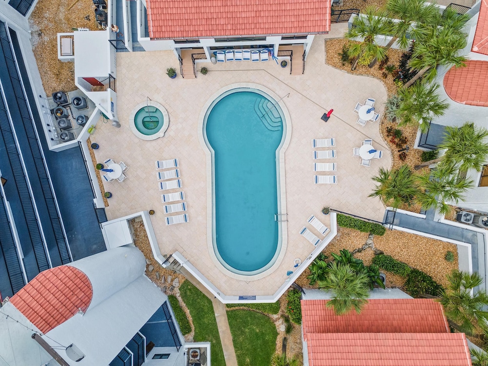 Las Brisas 502