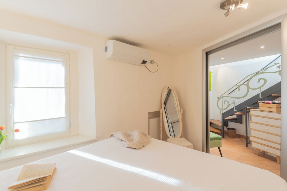 The Green Nest by Lake Como by Rent all Como