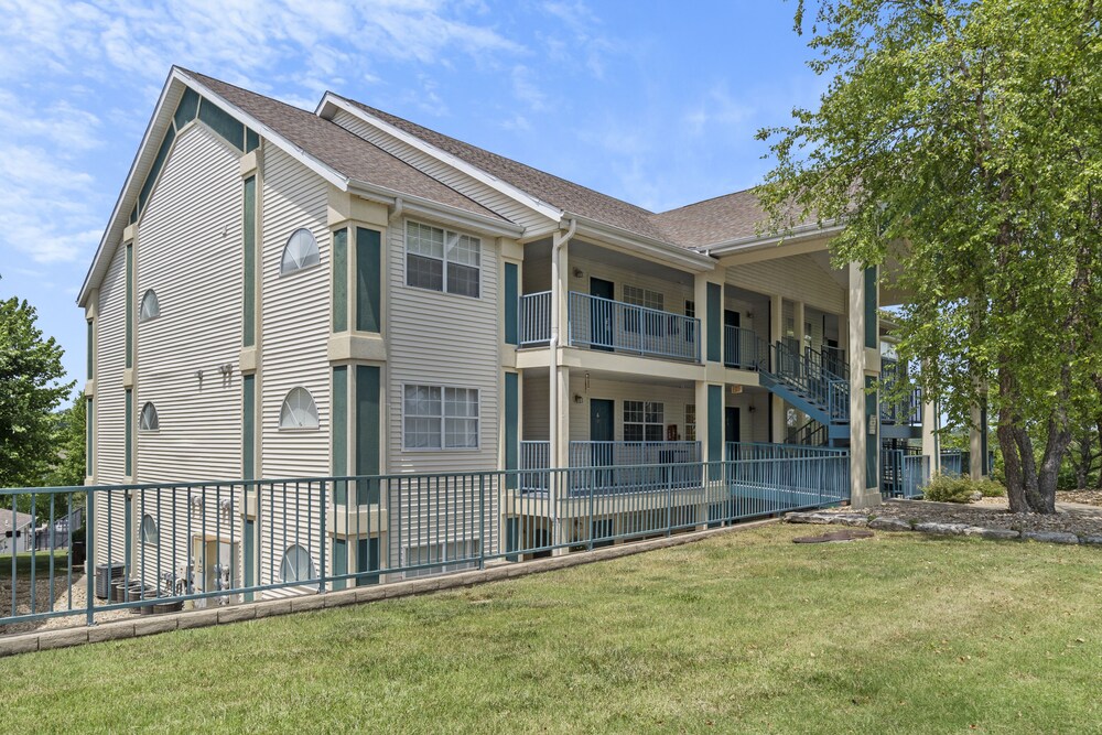 Swansons King Suite - 1.5 Miles From Branson view 3