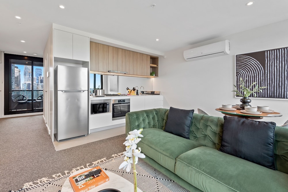 2-bed Inner-city Pad With Pool,