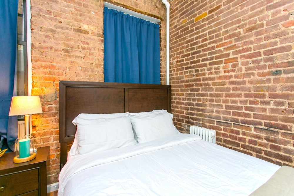 NY061 2 Bedroom Apartment By Senstay