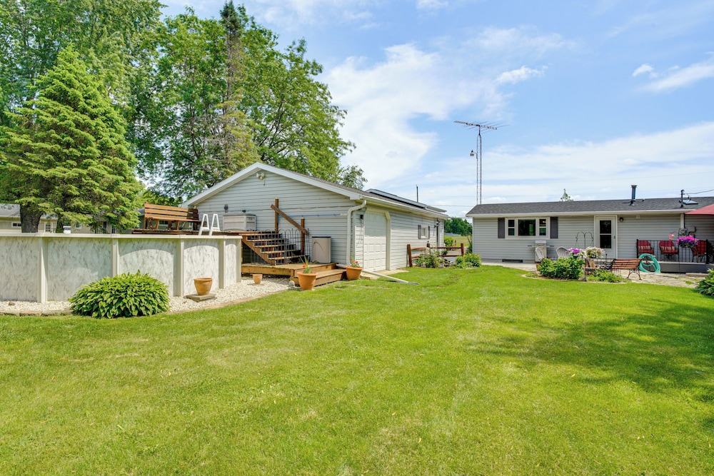 7 Mi to Eldorado Marsh: Family Home w/ Pool