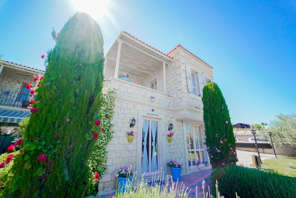 Alacati Marina Palace Otel - Image 36