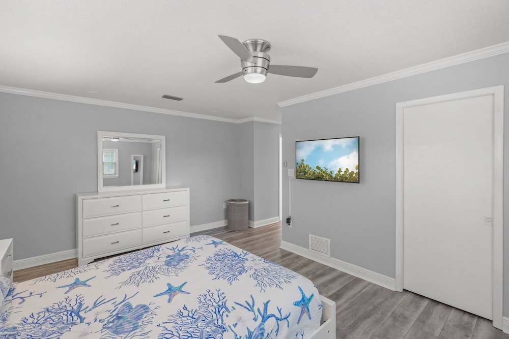 Silver Palm Retreat