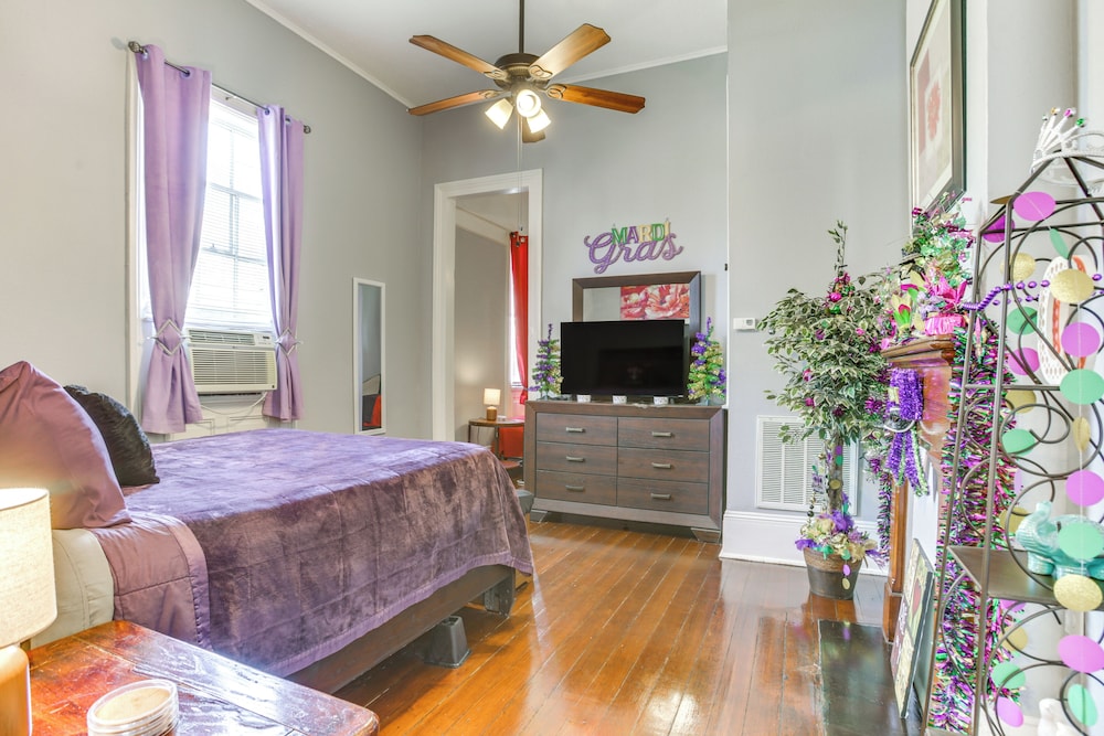 Walk to Magazine St: Nola House in Irish Channel!