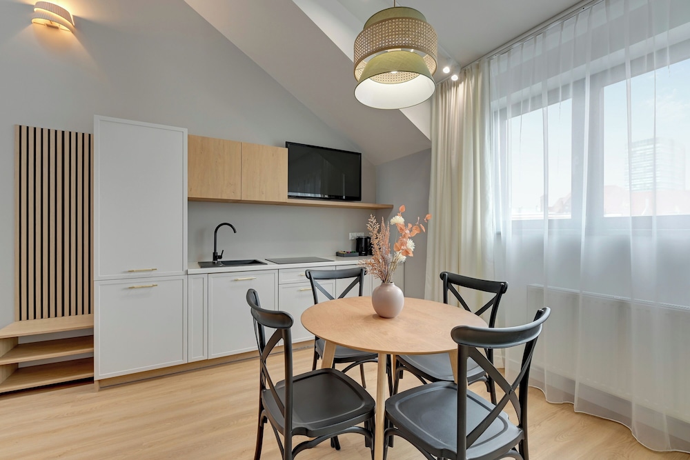 Waterlane Vintage Fitness & Parking by Downtown Apartments