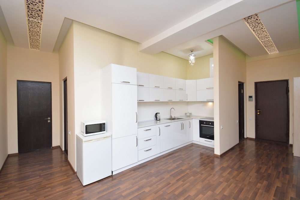 North Ave. Apartments by Luxe Group HH55