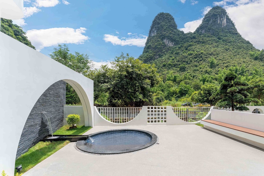 Karst Scenic Hotel