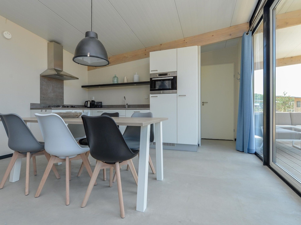 Comfortable Lodge With Dishwasher, in Bloemendaal view 4