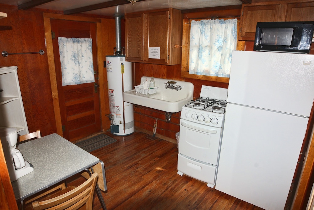 Tiny Town Cabins - Property Image 12