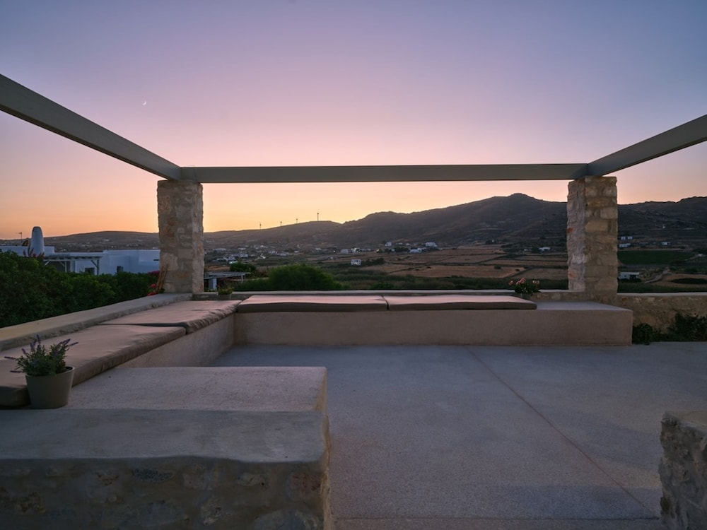 Villa Helia With Swimming Pool