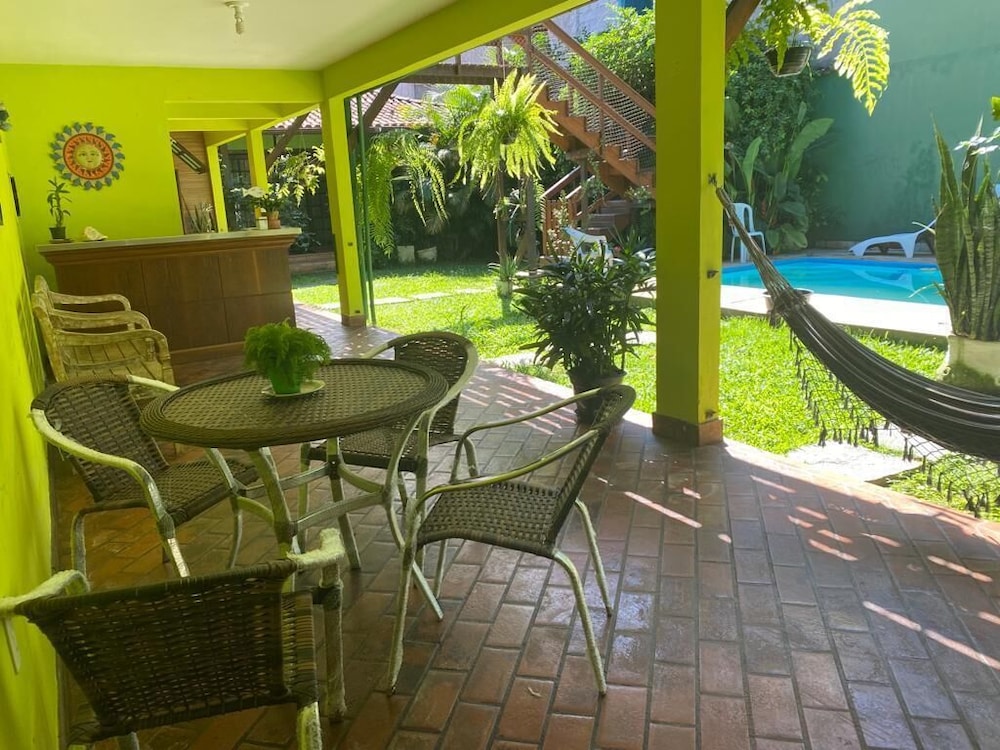 Hotel Suítes aconchegantes com piscina e praia - Image 1