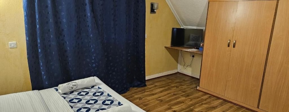 Lux Suites Weavers Haven Guest House