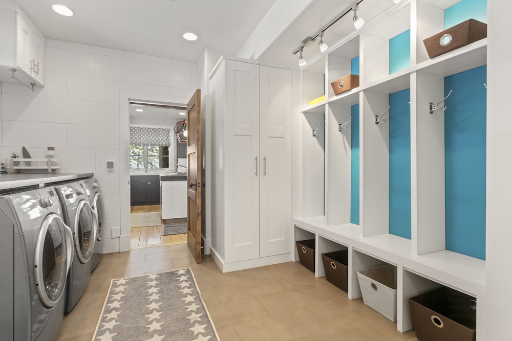 6977 Silver Lake Drive - 5 Bedroom Private Home with Hot Tub 5 Home
