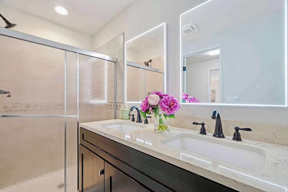 @marbella Lane-cozy Luxury Townhome Near Microsoft