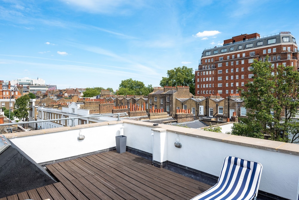 Anderson Street by CAPITAL
