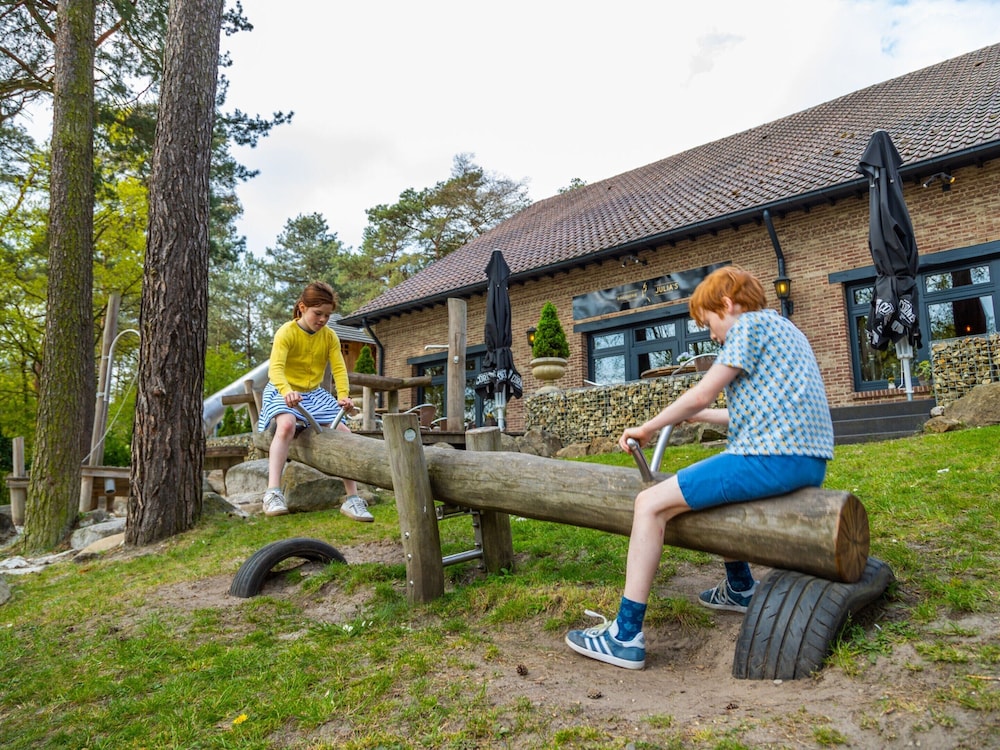 Tent Lodge With Bathroom 16 km From Maastricht