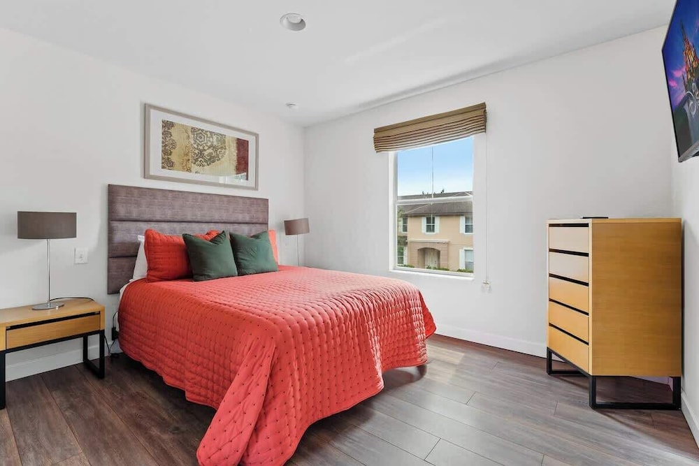 Pet Friendly 4 BR With Hot Tub