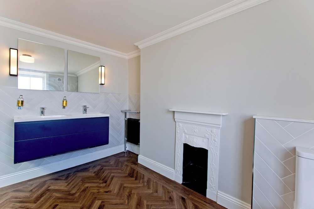 Imperial York Street Apartments