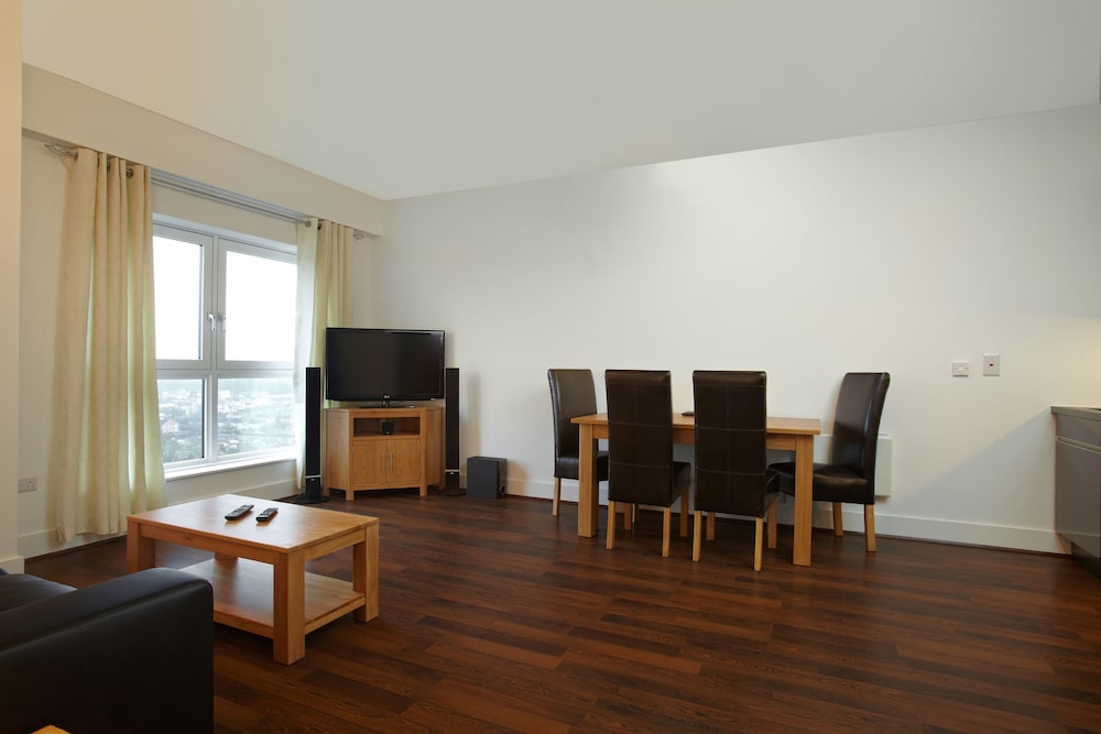 Basingstoke Vacations - Skyline Plaza by Viridian Apartments - Property Image 1