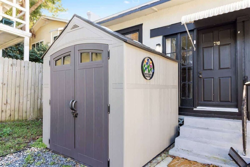 Charming 1-bedroom Home in Lakeland!