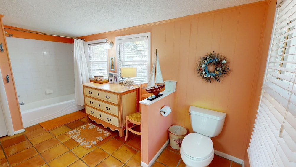 Under The Tybee Sun by Tybee Vacation Rentals