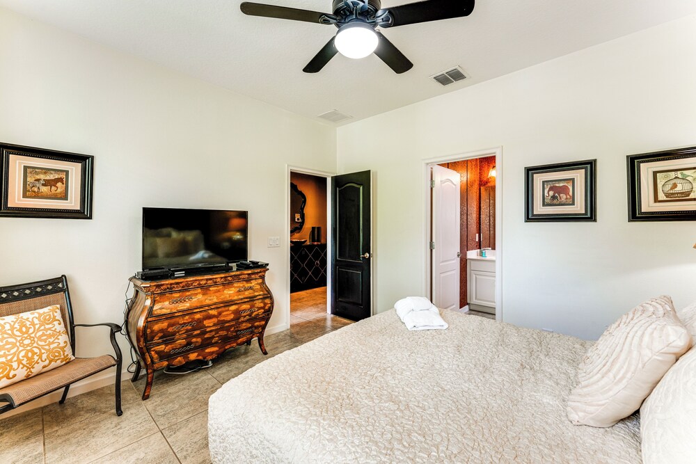 Themed Rooms, Pool & More! Custom Davenport Villa