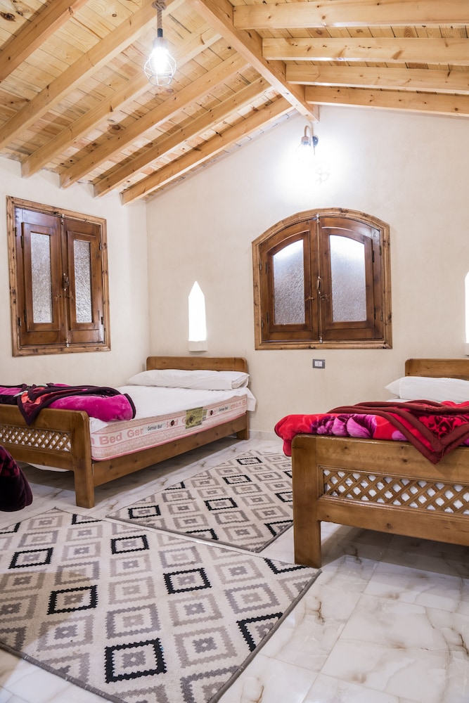 Zad Elmosafer Guest House
