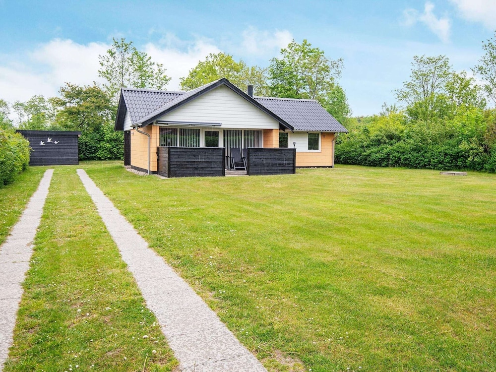 6 Person Holiday Home in Hemmet