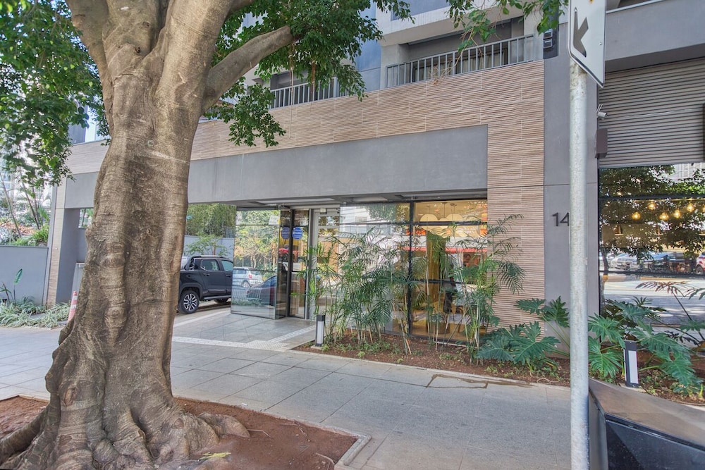 Flat na Vila Mariana c Varanda pr x ao Metr