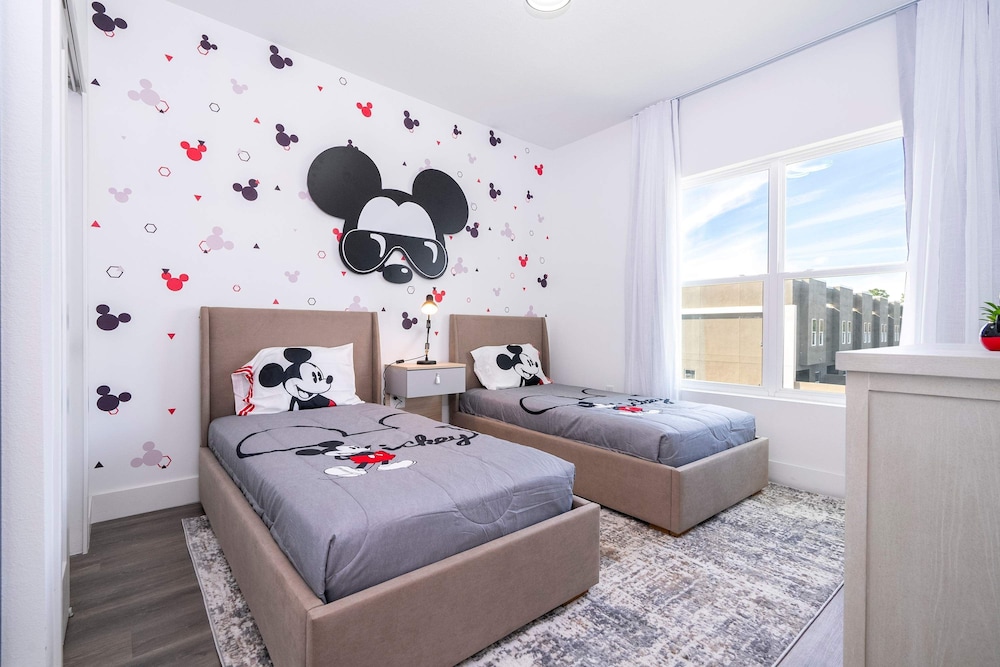 Newly Built Home With Themed Beds Pool