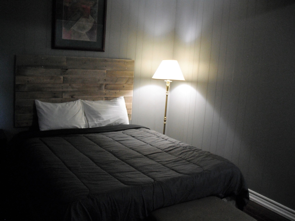 Woodstock Vacations - Eastwood Motel - Property Image 3