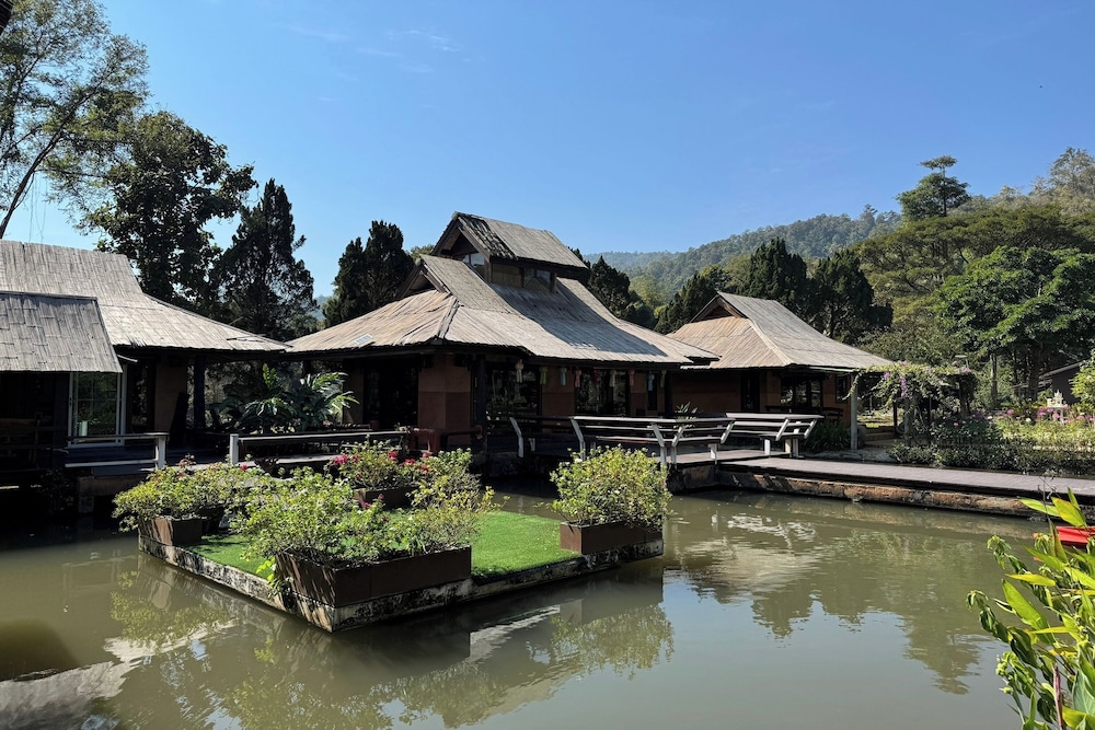 Tung Lakorn Farm