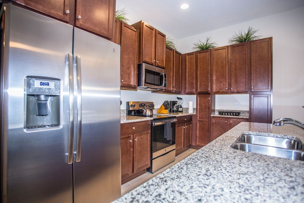 Fabulous Vacation Home w Screened Pool Close To Disney 146 - Image 5