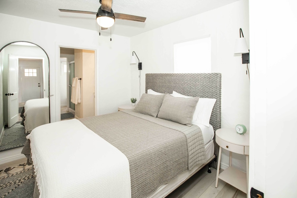 Modern Kanab Cottage w/ View < 1 Mi to Hiking! view 2