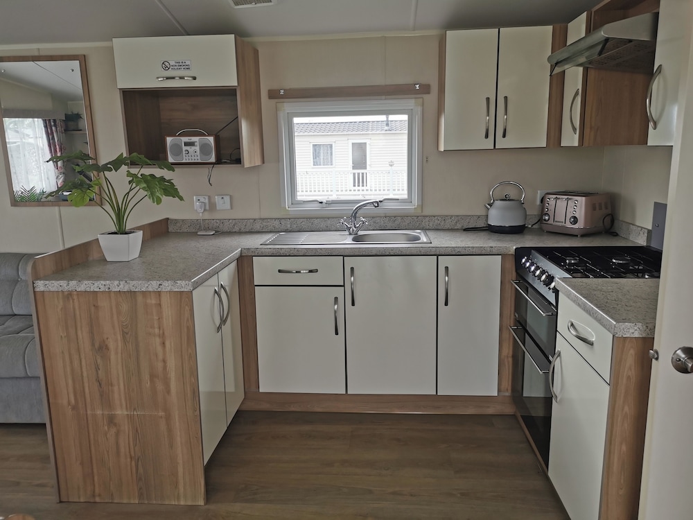 3 Bedroom Mersea Beach Retreat-getaway by the Sea