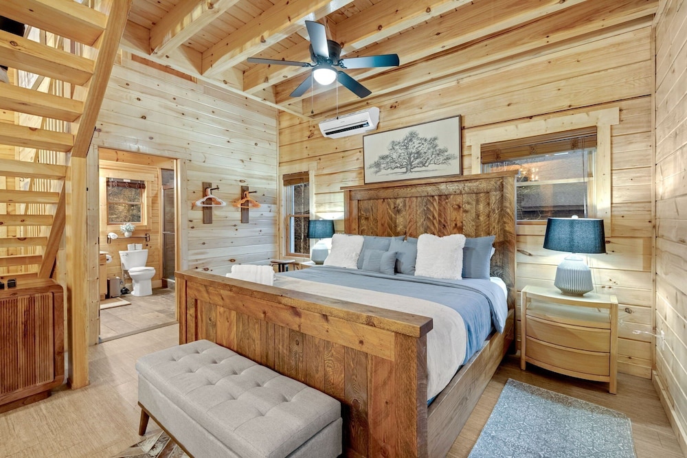Knock On Wood 1 Bedroom Cabin