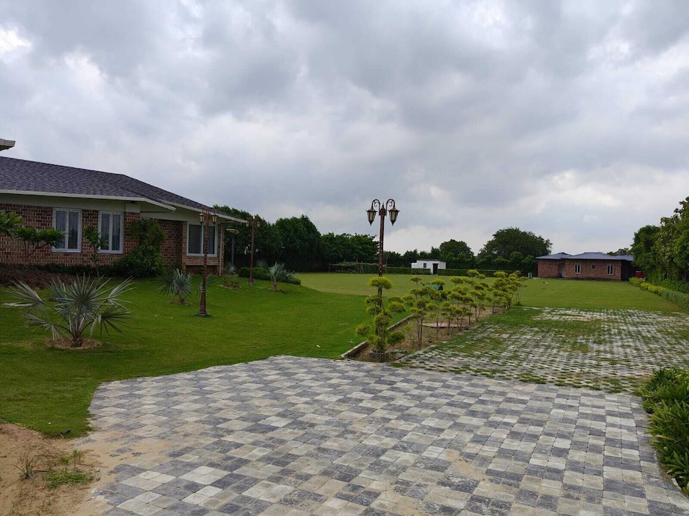 Spree Farmstay, Faridabad